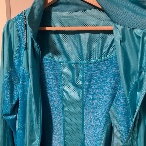 Lightweight reflective Lululemon Full Zip Jacket - Picture 7 of 9